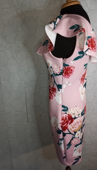 Guess womans convertible off the shoulder to one shoulder floral ruffle dress - Picture 5 of 16